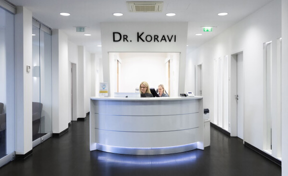 Empfang Praxis Zahnarzt Essen Zentrum, Dr. Koravi